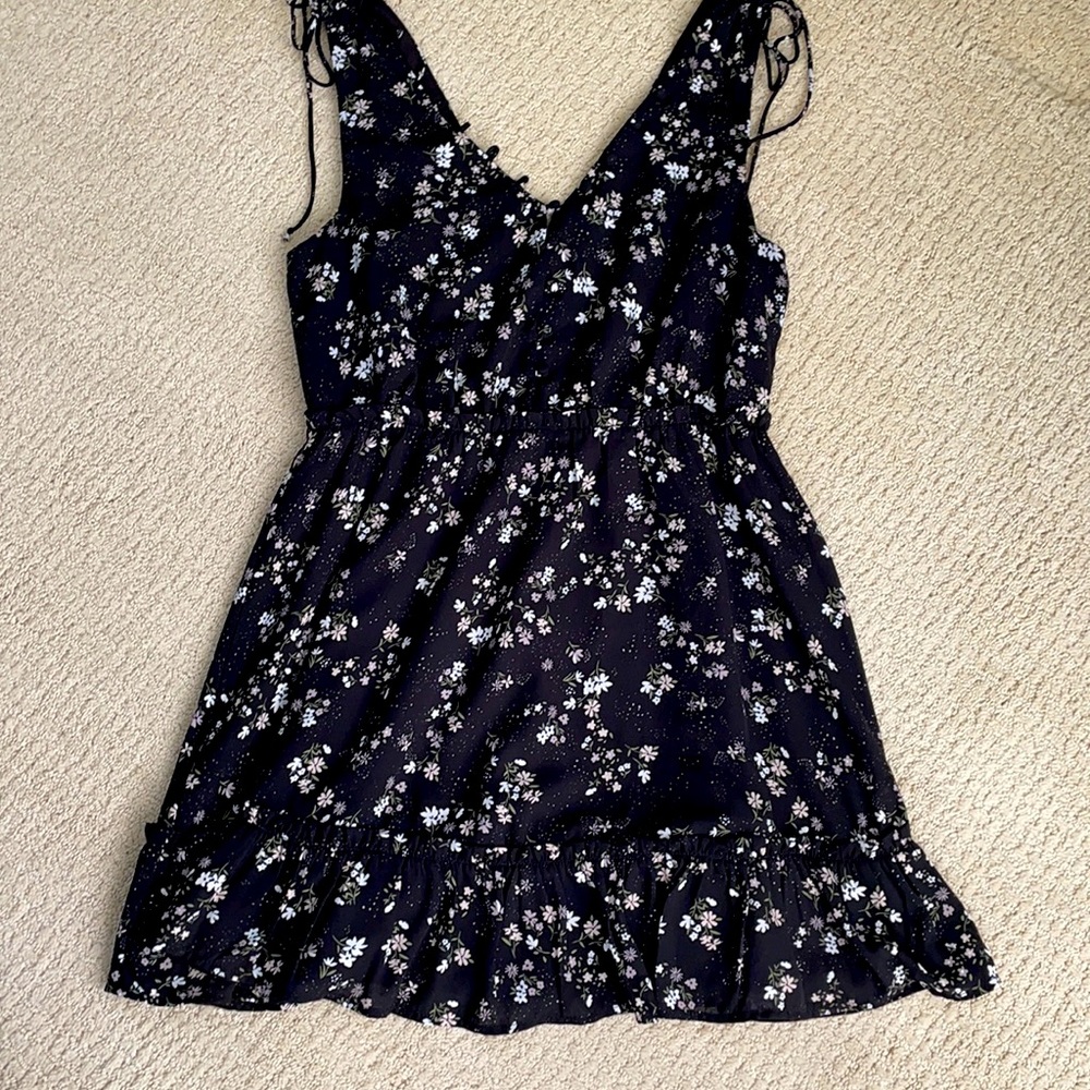 Cupcakes and Cashmere Black Floral Dress